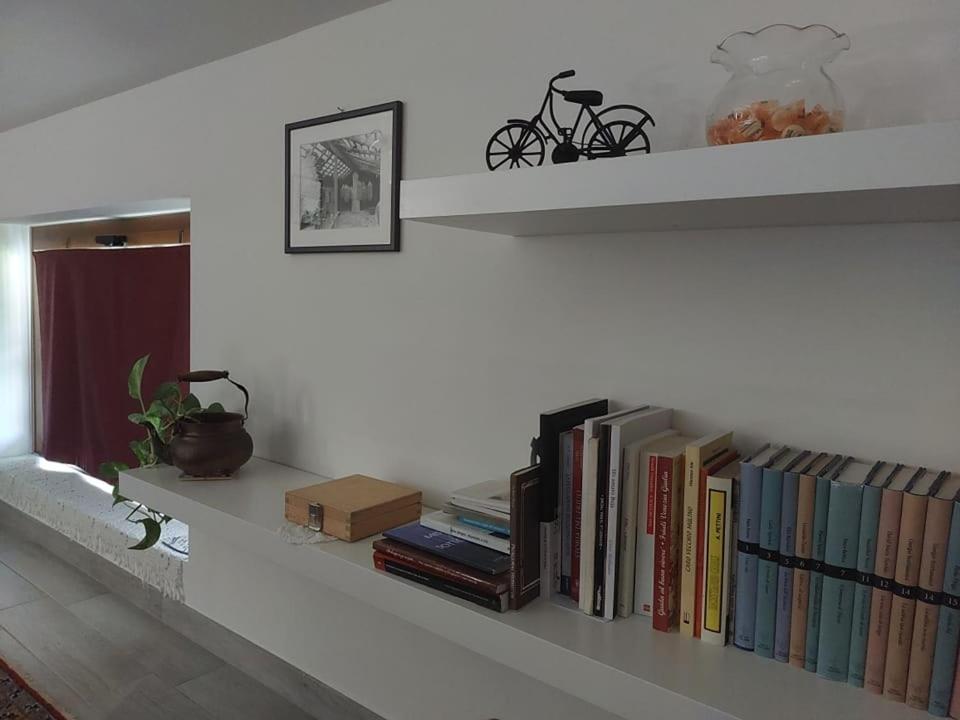 B&B Books & Bikes Buia Exterior photo